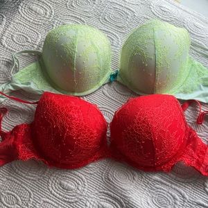 SET OF TWO Victoria’s Secret push up bras 32DDD